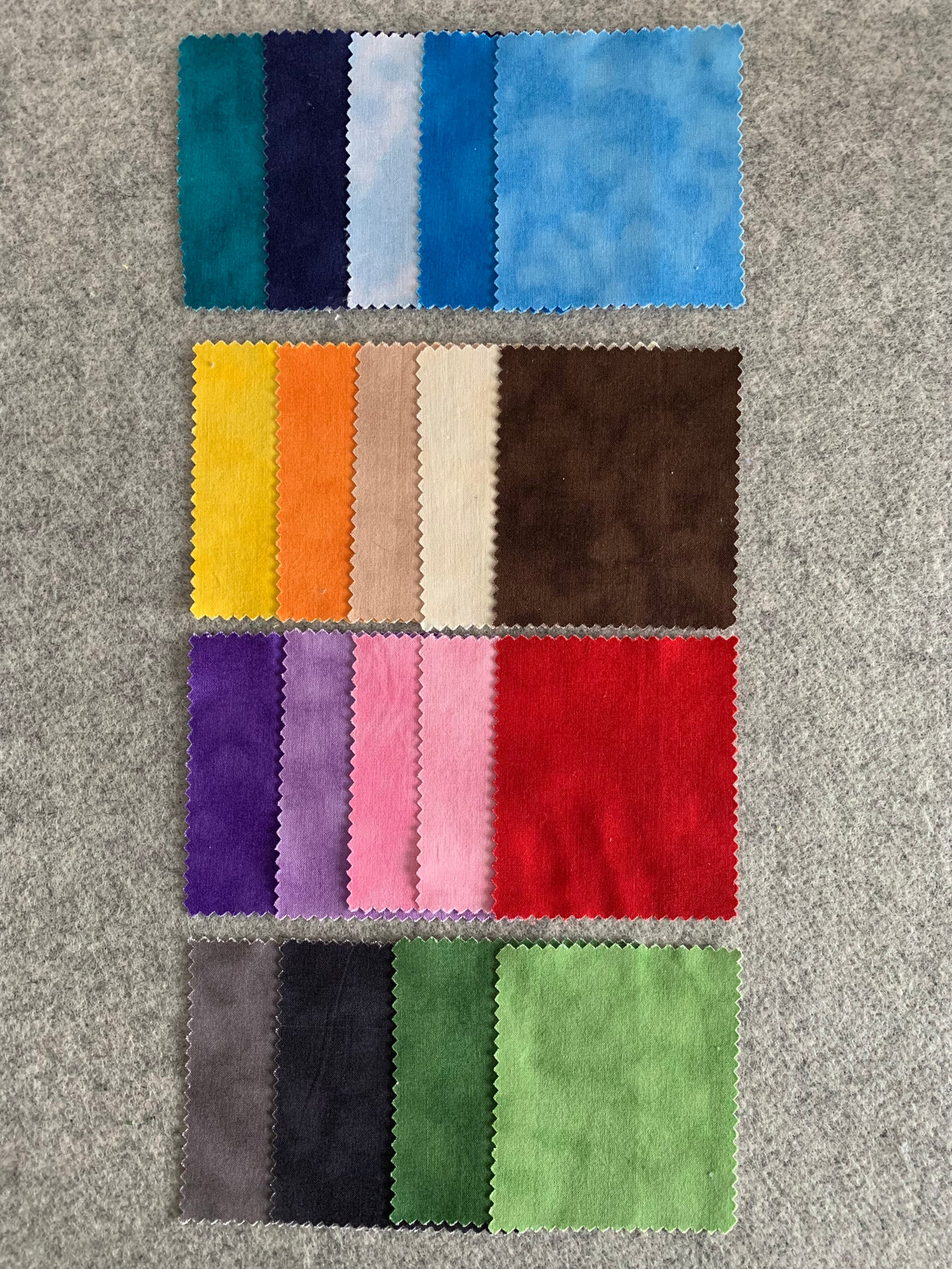 Open Ended Circular Play Mat - Reversible colours