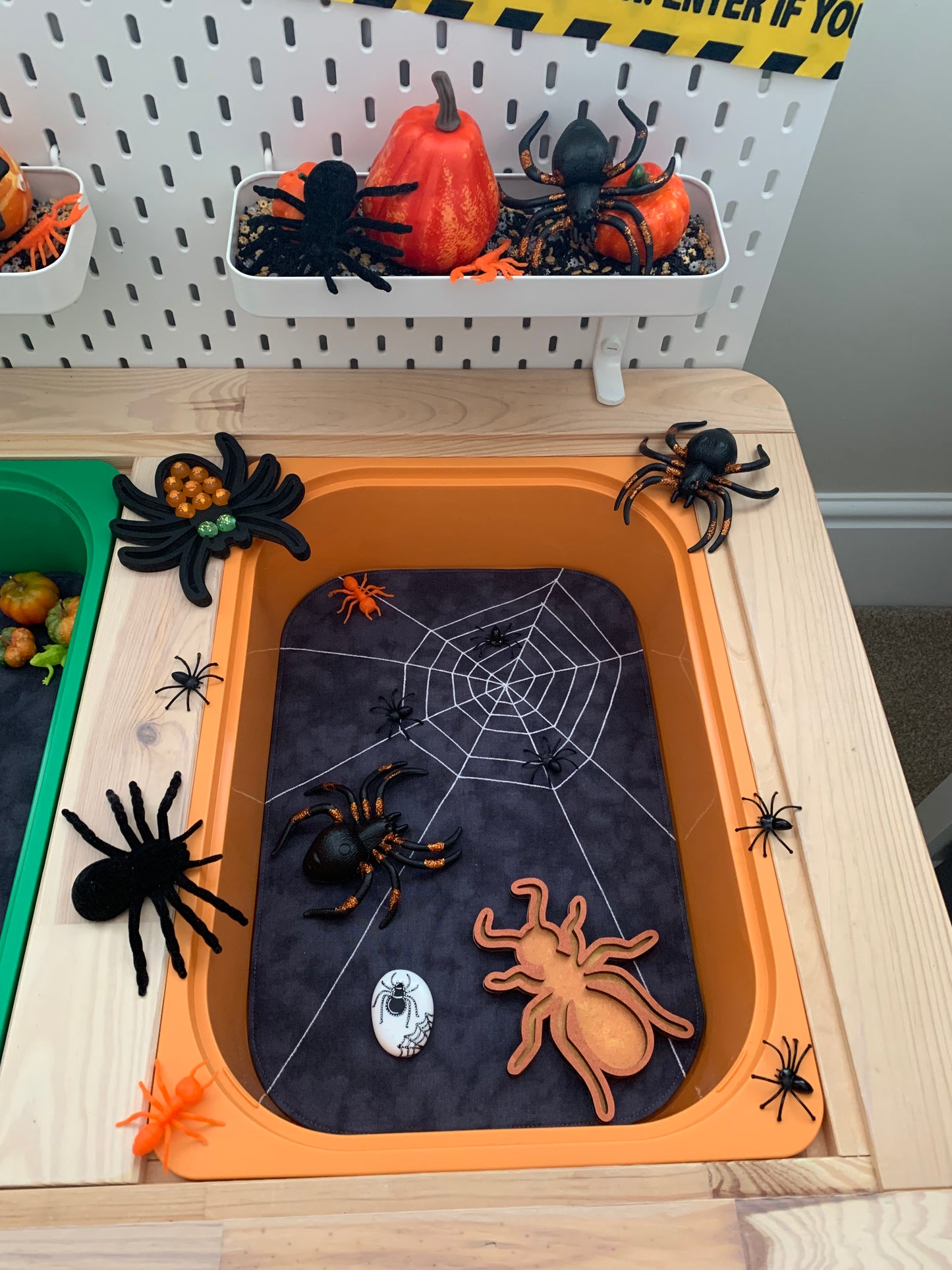 Spider Web Tray Play Mat - Dark Green Reverse