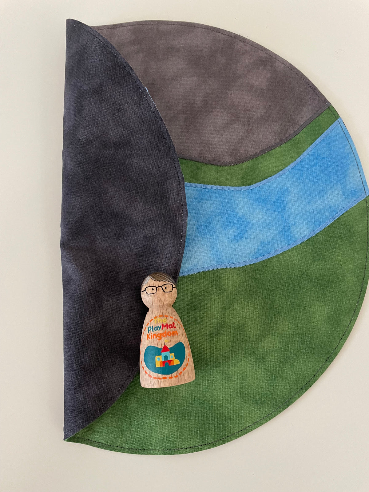 River & Rocks Circular Play Mat - Black reverse