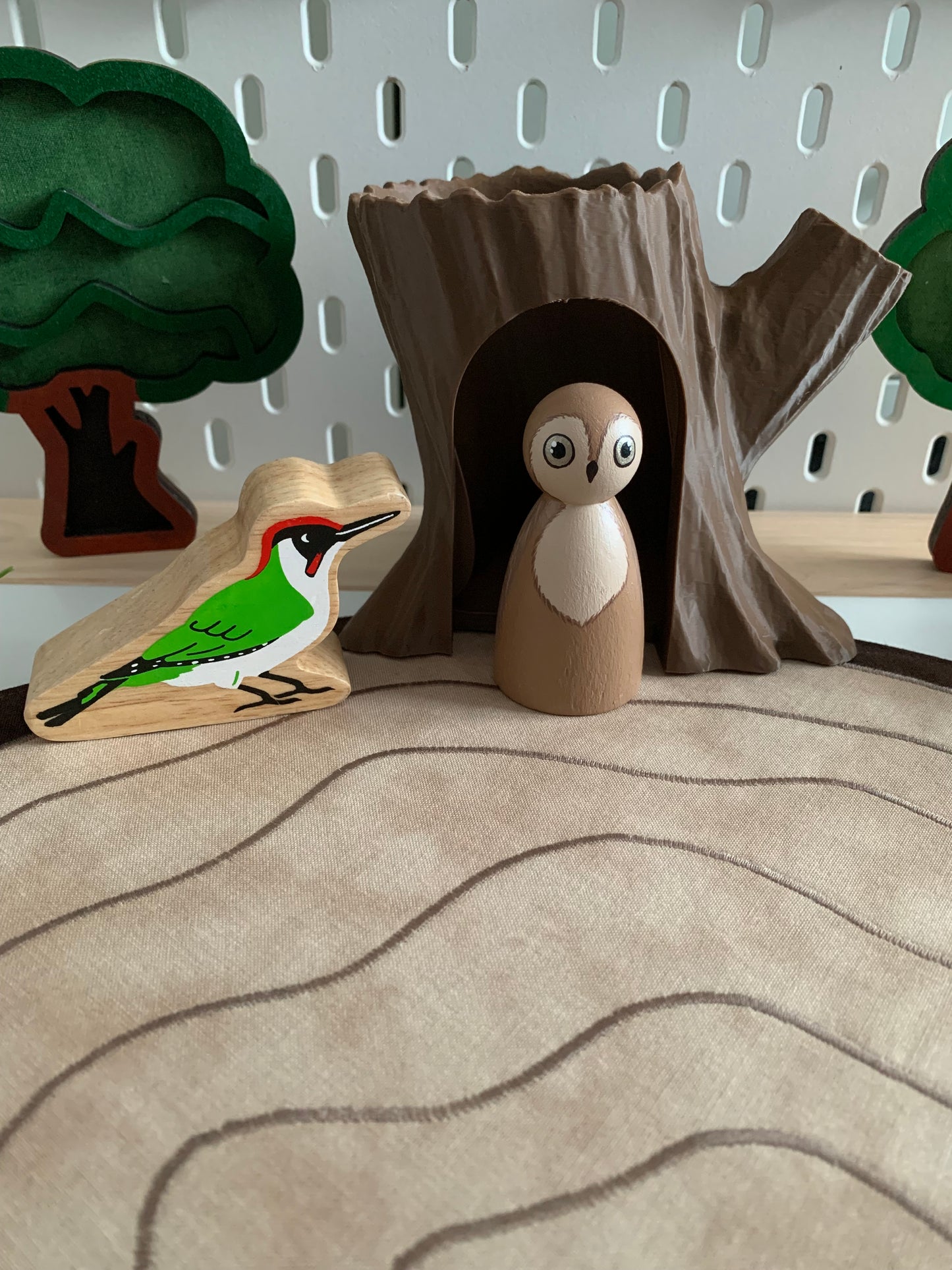 Log Slice Playmat - Dark Green Reverse