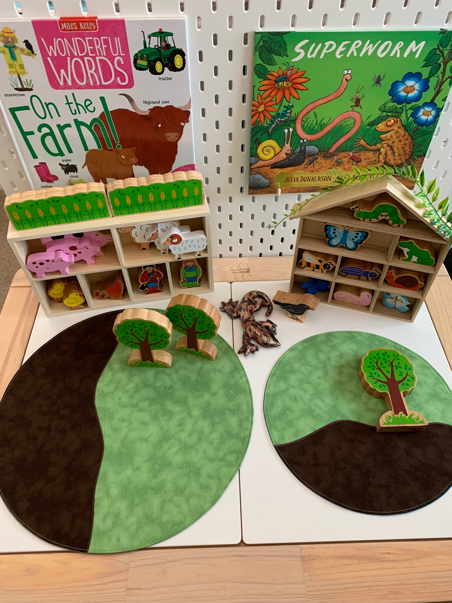 Grass & Earth - IN STOCK - Circular Play Mat - Grey Reverse