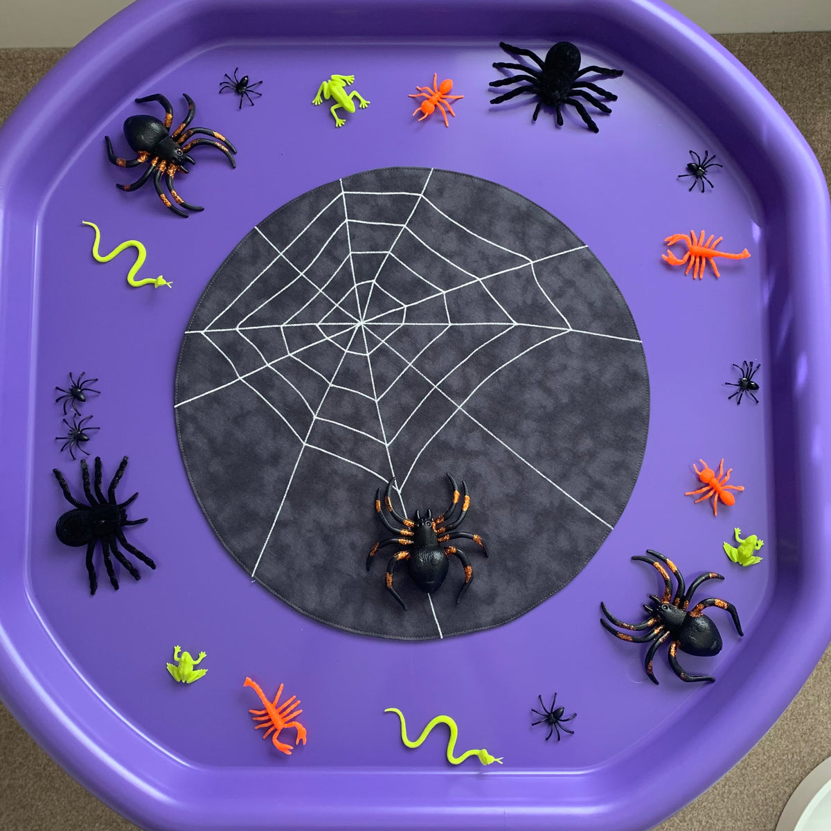 Spider Web Circular Play Mat - Dark Green reverse