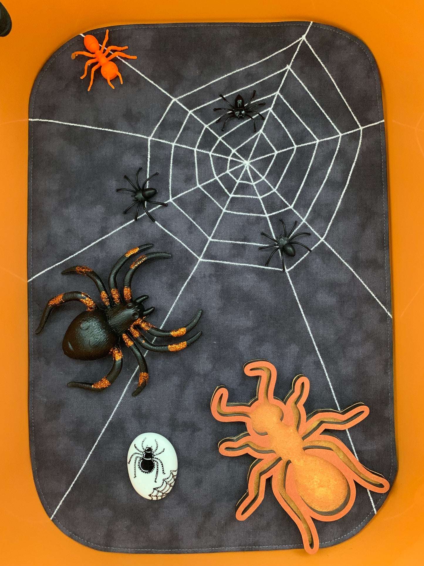 Spider Web Tray Play Mat - Dark Green Reverse