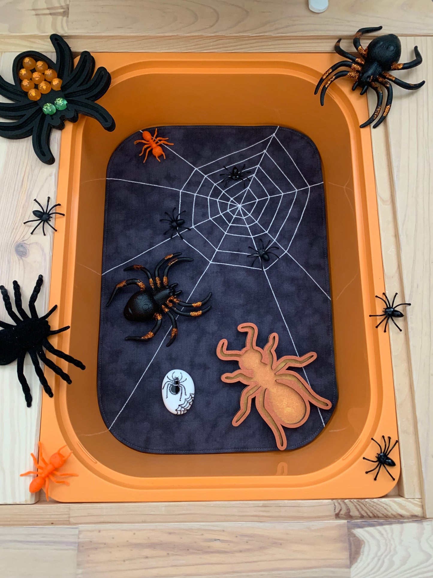 Spider Web Tray Play Mat - Dark Green Reverse