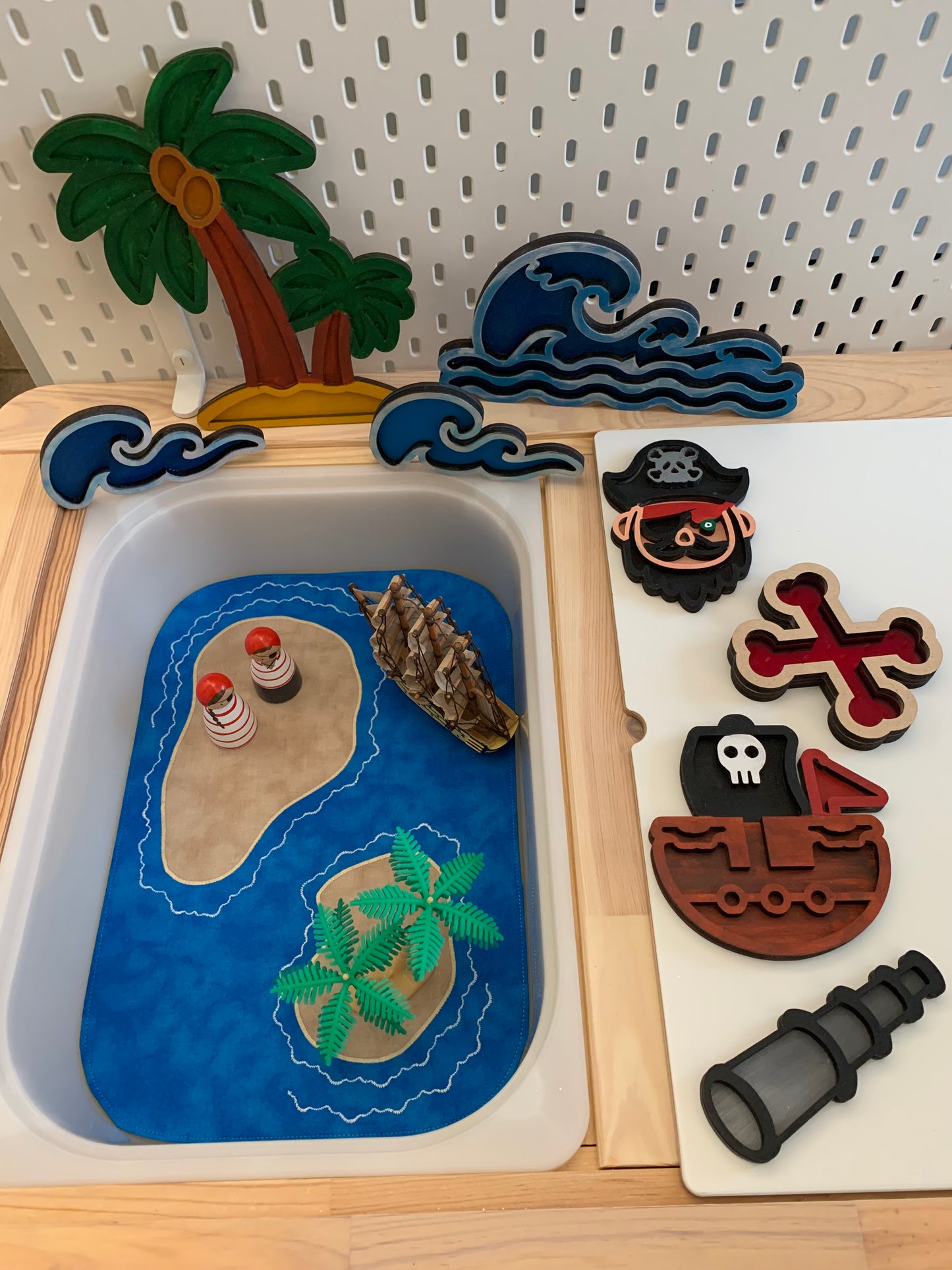 Desert Islands Tray Play Mat - Dark Green Reverse - IN STOCK