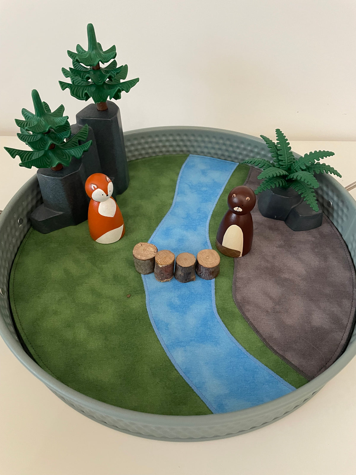 River & Rocks Circular Play Mat - Black reverse